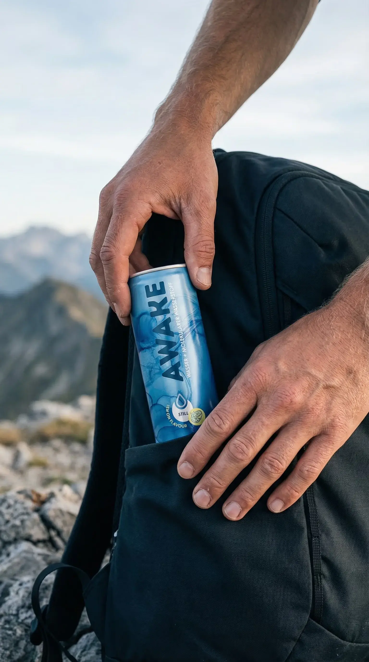 AWAKE H2-Wasser für unterwegs – Wasserstoffwasser-Dose im Rucksack als idealer Begleiter für Reise, Outdoor und Alltag